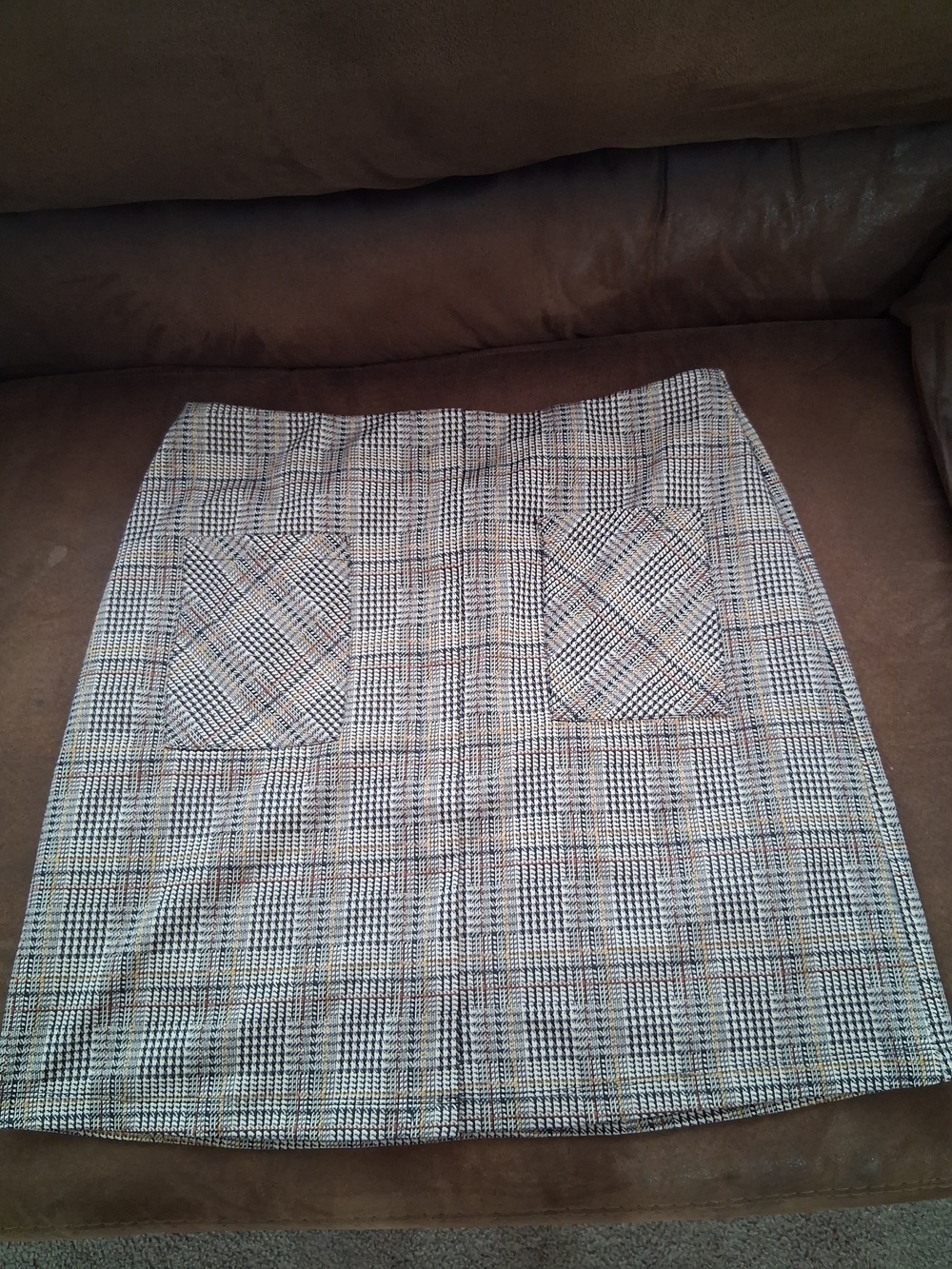 Women's Sz Lg Soho Apparel Plaid Pencil Skirt in Black, White & Tan